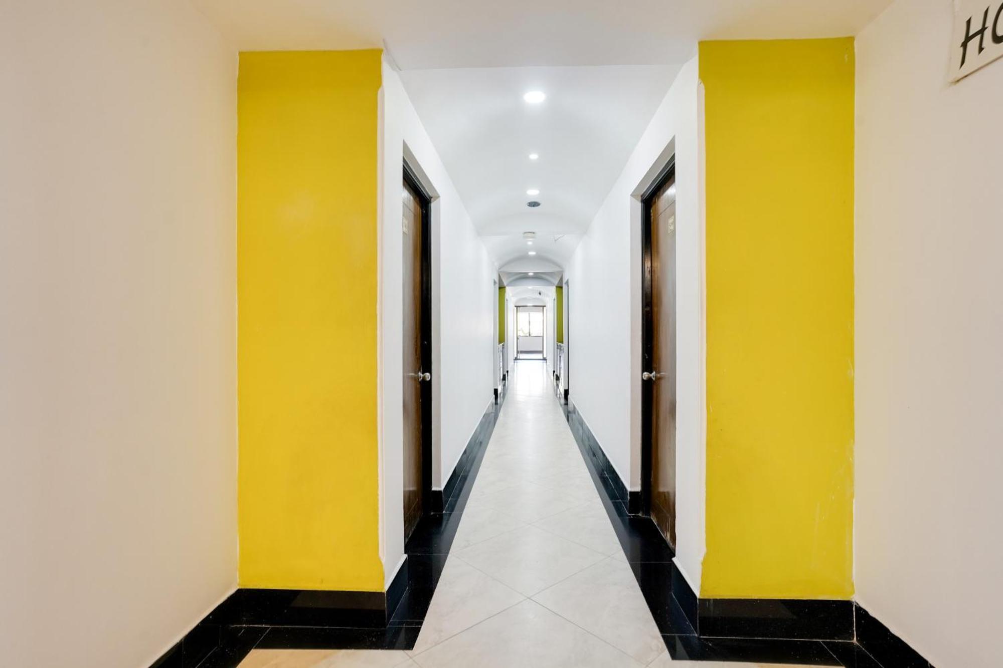Готель Super Townhouse Margao Near Railway Station Екстер'єр фото